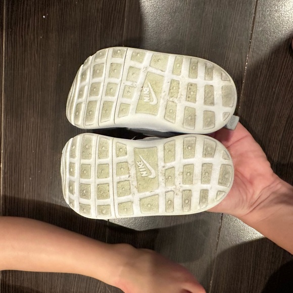 Nike roshe one toddlers size 5 - Picture 5 of 5